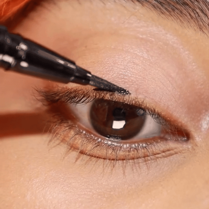 Pestañas mágneticas perfectas en 2 minutos.